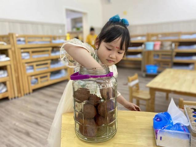 20220602浓情端午  家园相伴——记栖霞幼儿园石埠湾园中一班家长助教活动 万紫薇_html_e944ea5.jpg