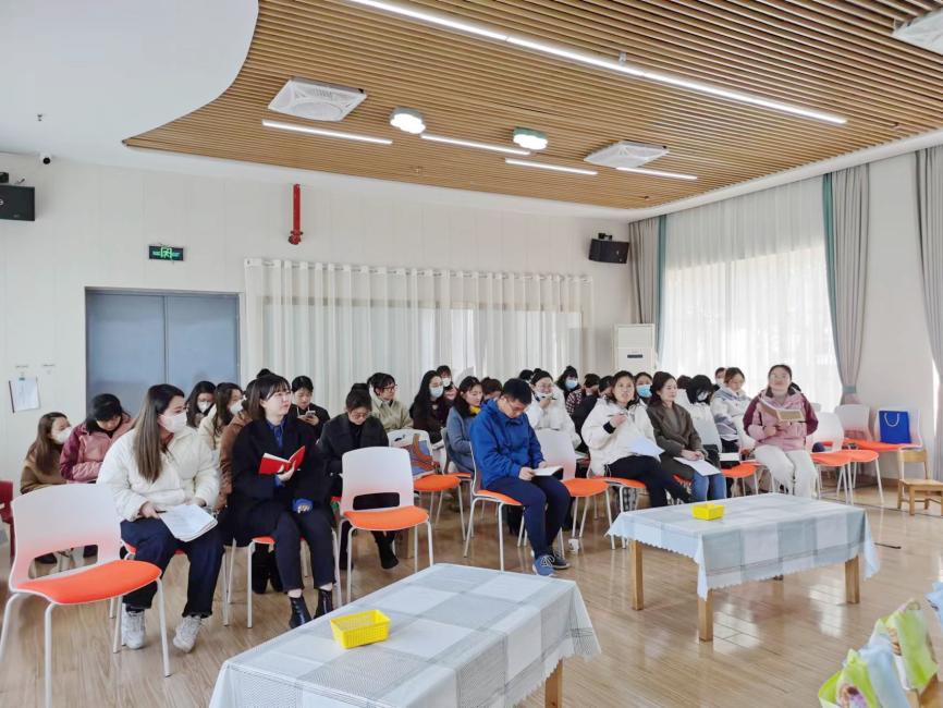 230227乐学善思  “语”你共享——栖霞区语言教研组活动在栖幼红枫分园顺利举行 （有图）_html_1c957c42.jpg