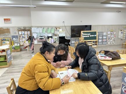 【枫香栖幼】齐思共研 全心全“议”  ——栖幼石埠湾园中班组《长大了》课程审议活动