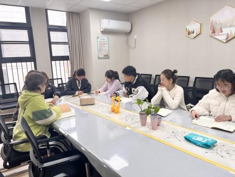 【枫香栖幼】优化环境 美化园所  ——栖霞幼儿园翡翠天悦园环境教研组公共环境近期安排