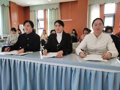230407分享教育故事 践行立德树人——栖幼翡翠天域园新教师“教育好故事”共读与演讲活动_html_4c0a1465.jpg