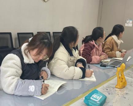231205以研促教  “艺”起成长——栖霞幼儿园翡翠天悦园业务学习活动_html_18bcd706.jpg