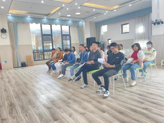 231027以微见著 助力儿童发展——栖霞幼儿园石埠湾园小班微型家长会活动_html_3a0f63a2.jpg