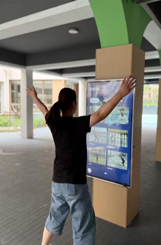 250912AI赋能 助力成长——栖霞幼儿园云栖园AI科技学习活动 卢雨萱(1)_html_m6c568d60.jpg