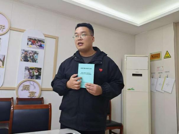 守师德之心 绽师德之美——记栖幼红枫分园师德学习活动（万紫薇）_html_52511166.jpg