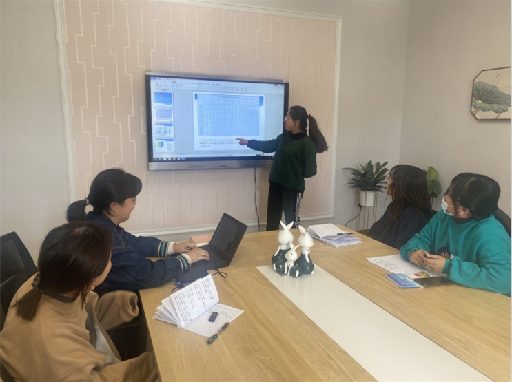 【枫香栖幼】用心观察 读懂幼儿 ——栖霞幼儿园翡翠天域园观察教研组活动（七）