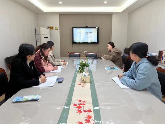 【枫香栖幼】用心观察 解读童心  ——栖霞幼儿园红枫分园观察组教研活动（一）