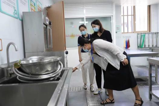 【枫香栖幼】筑牢开学安全防线 守护幼儿成长  ——栖霞幼儿园云栖园迎接九月“开园工作”督导