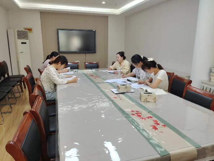 220825乘风破浪新起点 课程研讨共前进——栖霞幼儿园红枫园课程中心教研组活动（一） - 副本_html_2a97af35.jpg