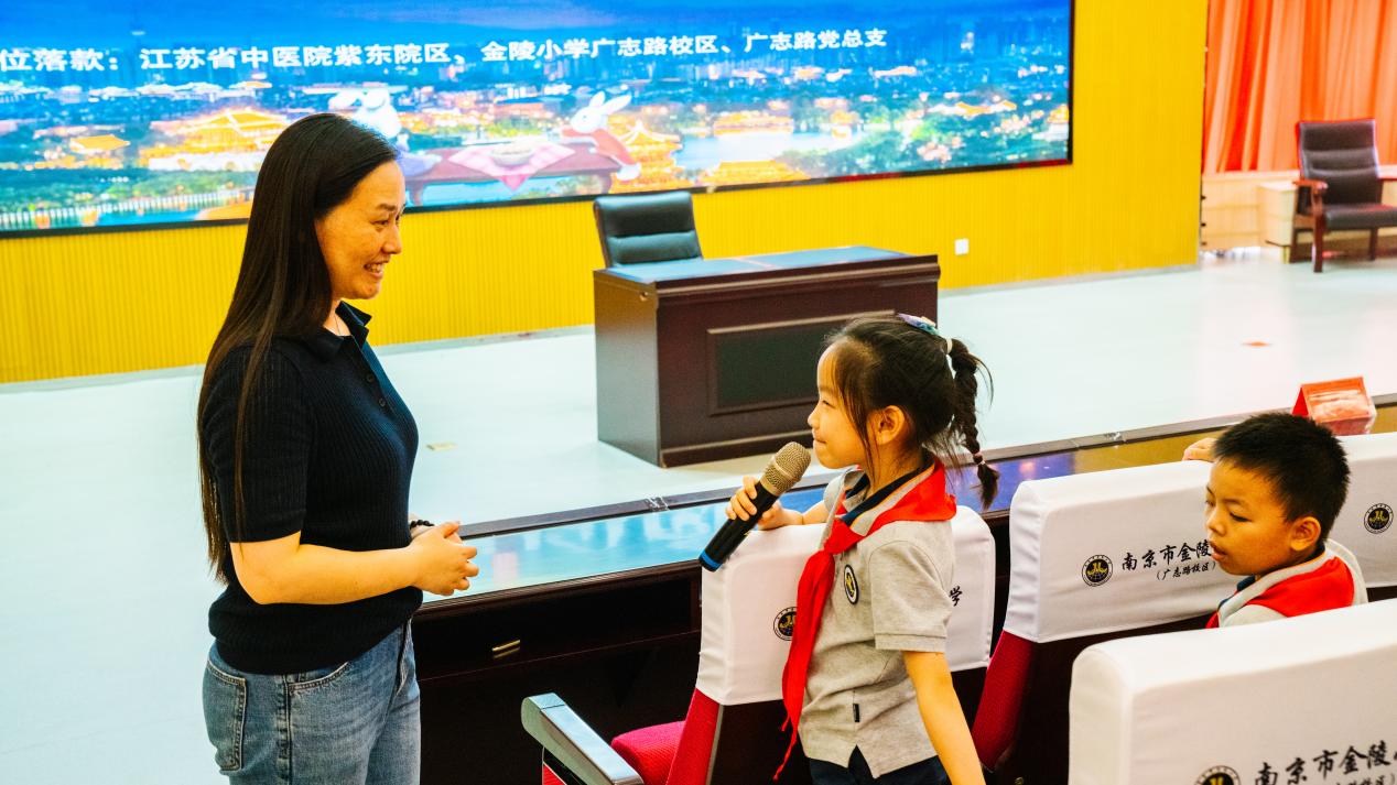 【博学广志】传承文化魅力 传递同行温暖——金陵小学广志路校区、广志路社区中秋联动活动(1)_html_m6b79220f.jpg