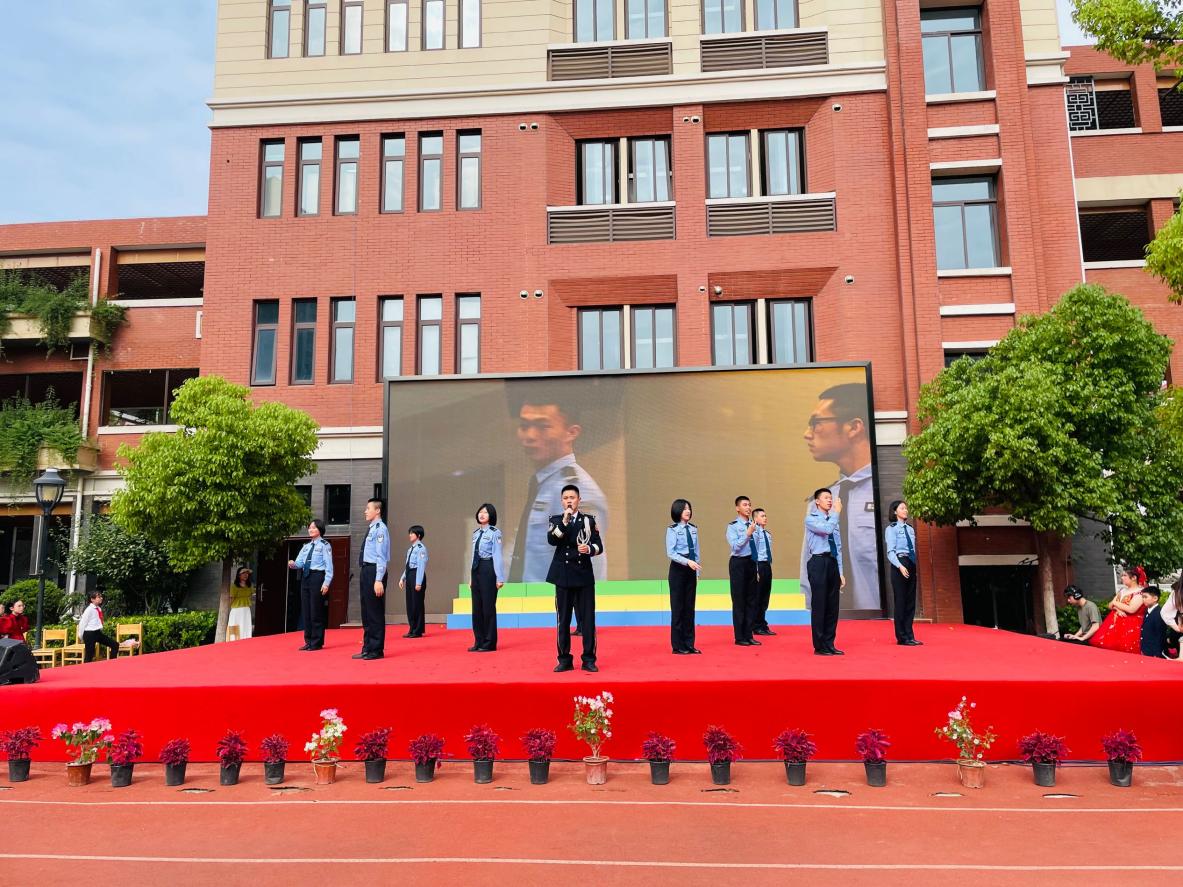 督学促成长，携手共提升——记湖南省教育督导干部（督学）能力提升研修班学员莅临金陵小学（仙林湖校区）参观指导_html_5c8ff3be.jpg