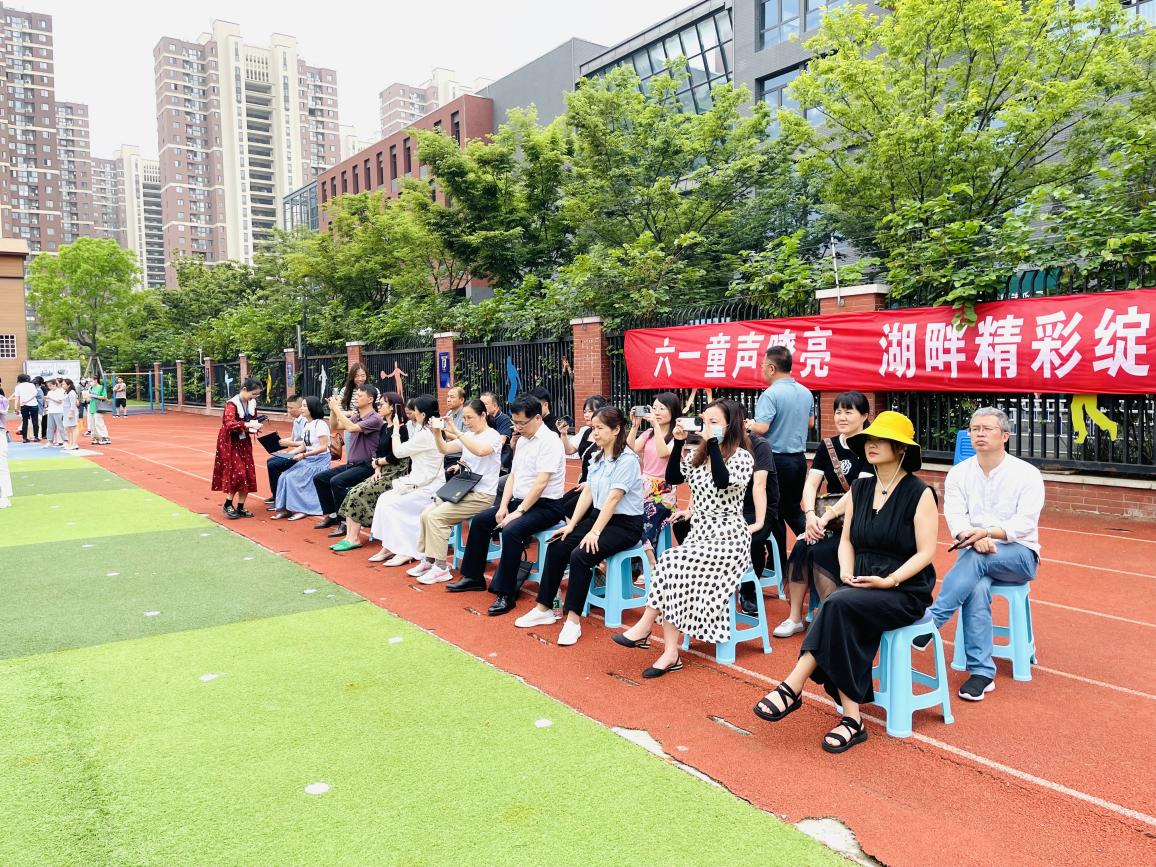 督学促成长，携手共提升——记湖南省教育督导干部（督学）能力提升研修班学员莅临金陵小学（仙林湖校区）参观指导_html_m227fbea1.jpg