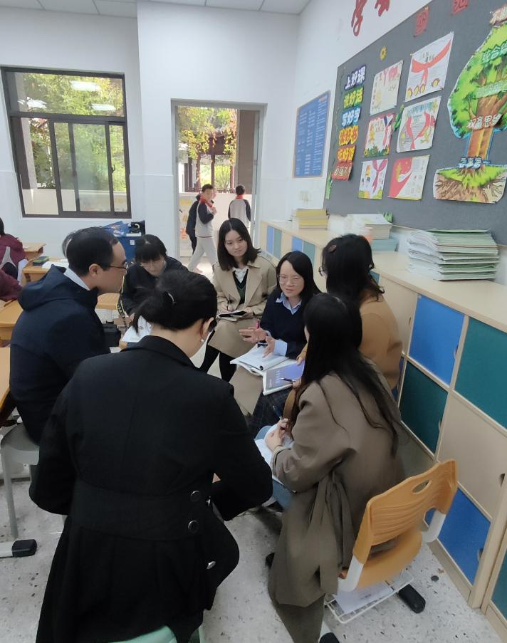 【湖畔·童化课堂】品悟文本，启智研思 ——记金陵小学（仙林湖校区）六年级语文组教研_html_m79668cdb.jpg
