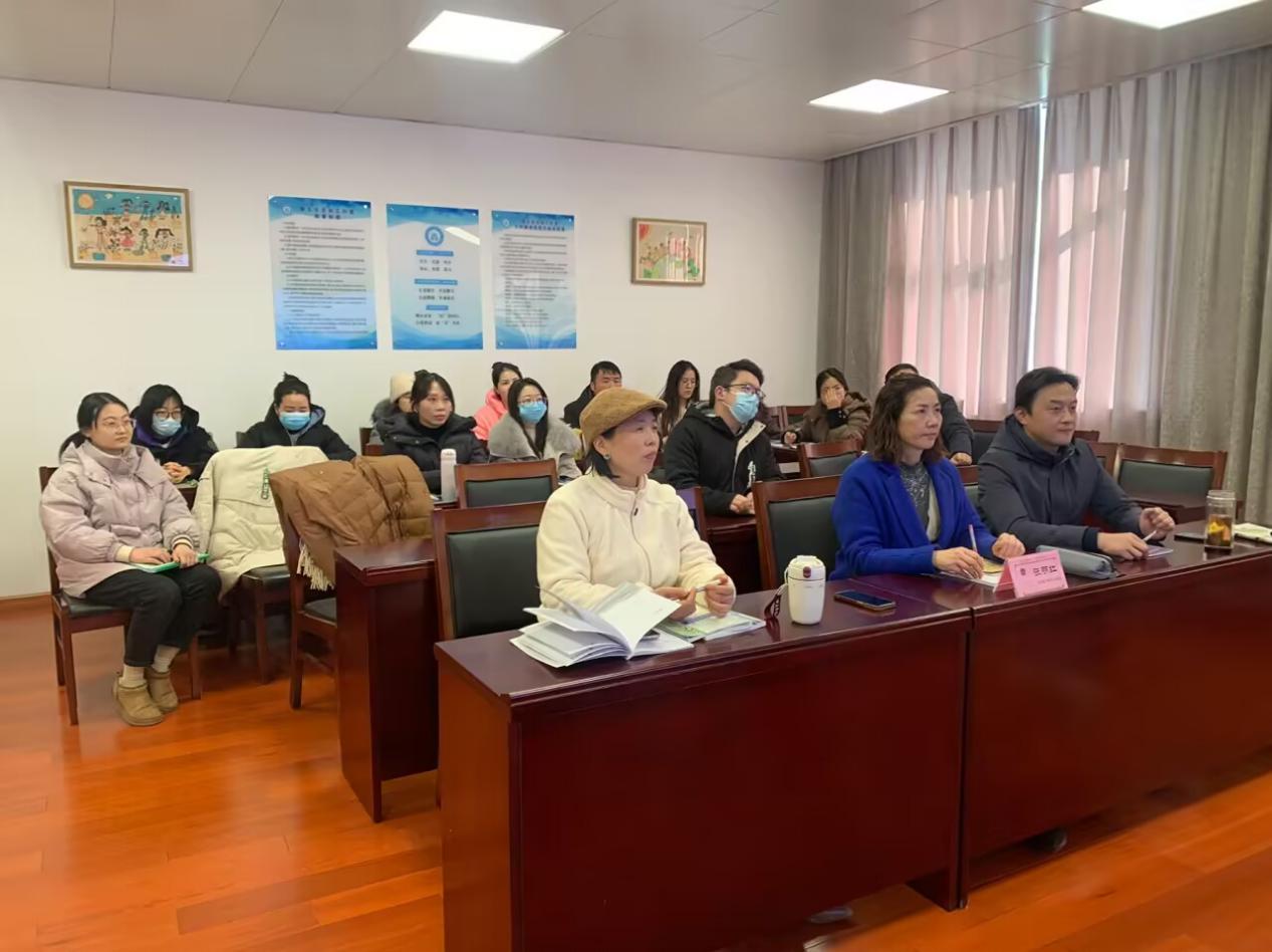 专家引路新教学 教学设计焕新颜——记金陵小学广志路校区一年级数学新教材的单元整体教学(1)_html_m29adcad0.jpg