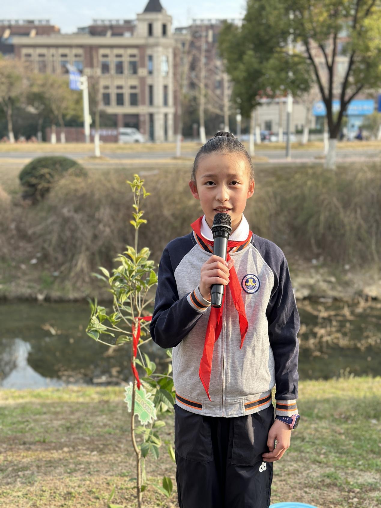 相约春天 共植希望——记金陵小学2024年植树节活动_html_m7be2acfa.jpg