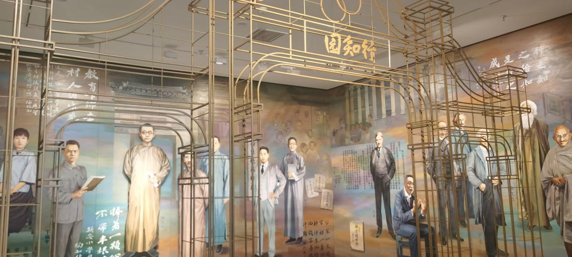 【二稿】七一党员外出学习师德馆新闻_html_4de5884d.jpg