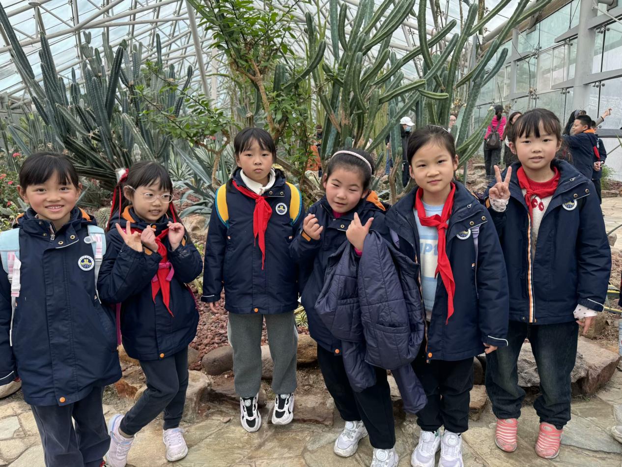 【湖畔·学生活动】春风拂面，学子欢腾——记金陵小学（仙林湖校区）二年级综合实践活动_html_m289d3ee8.jpg