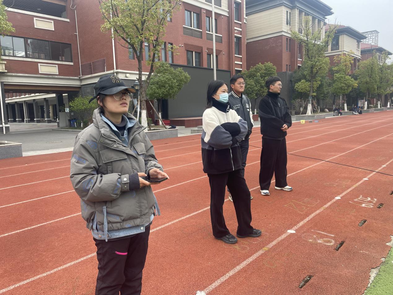 【湖畔·童化课堂】融学课堂 提质增效——体育校本研修之课例研讨（11）_html_6766b44b.jpg