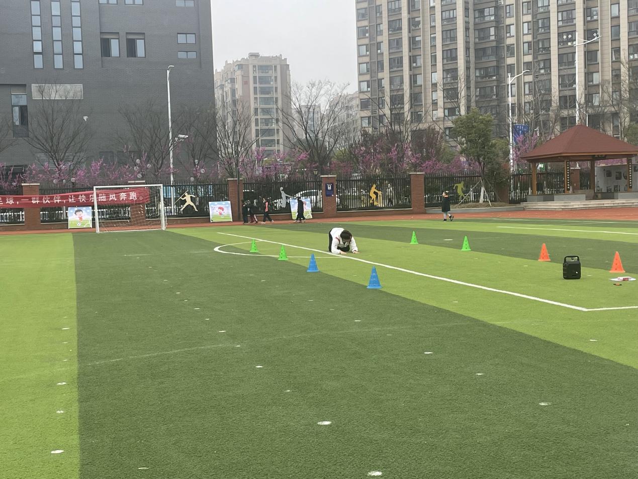 【湖畔·童化课堂】融学课堂 提质增效——体育校本研修之课例研讨（11）_html_m3a5f8f1a.jpg