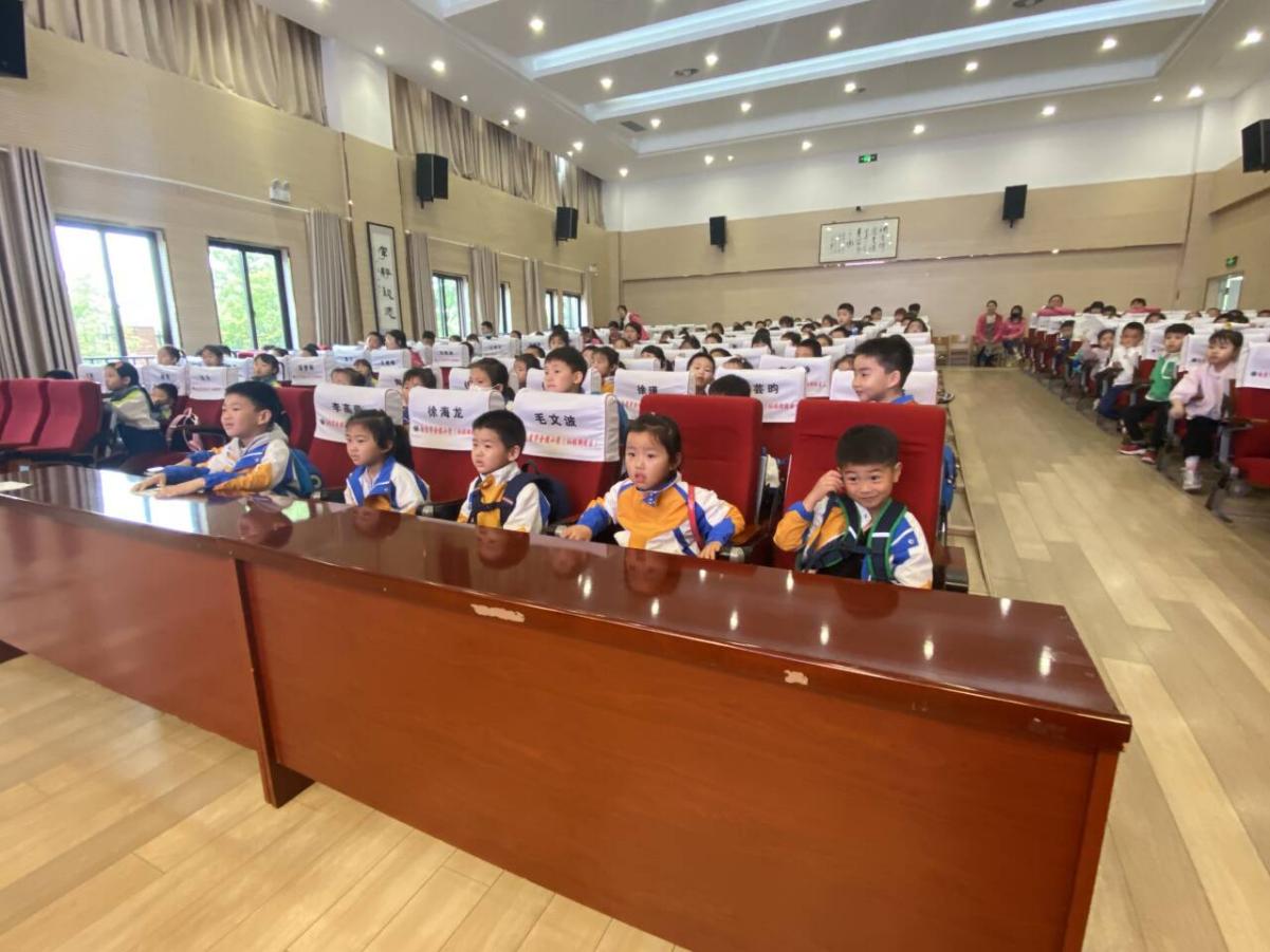 “趣”探小学，“童”享美好——金陵小学（仙林湖校区）与幼儿园幼小科学衔接交流活动（六）_html_1dcf1be1.jpg