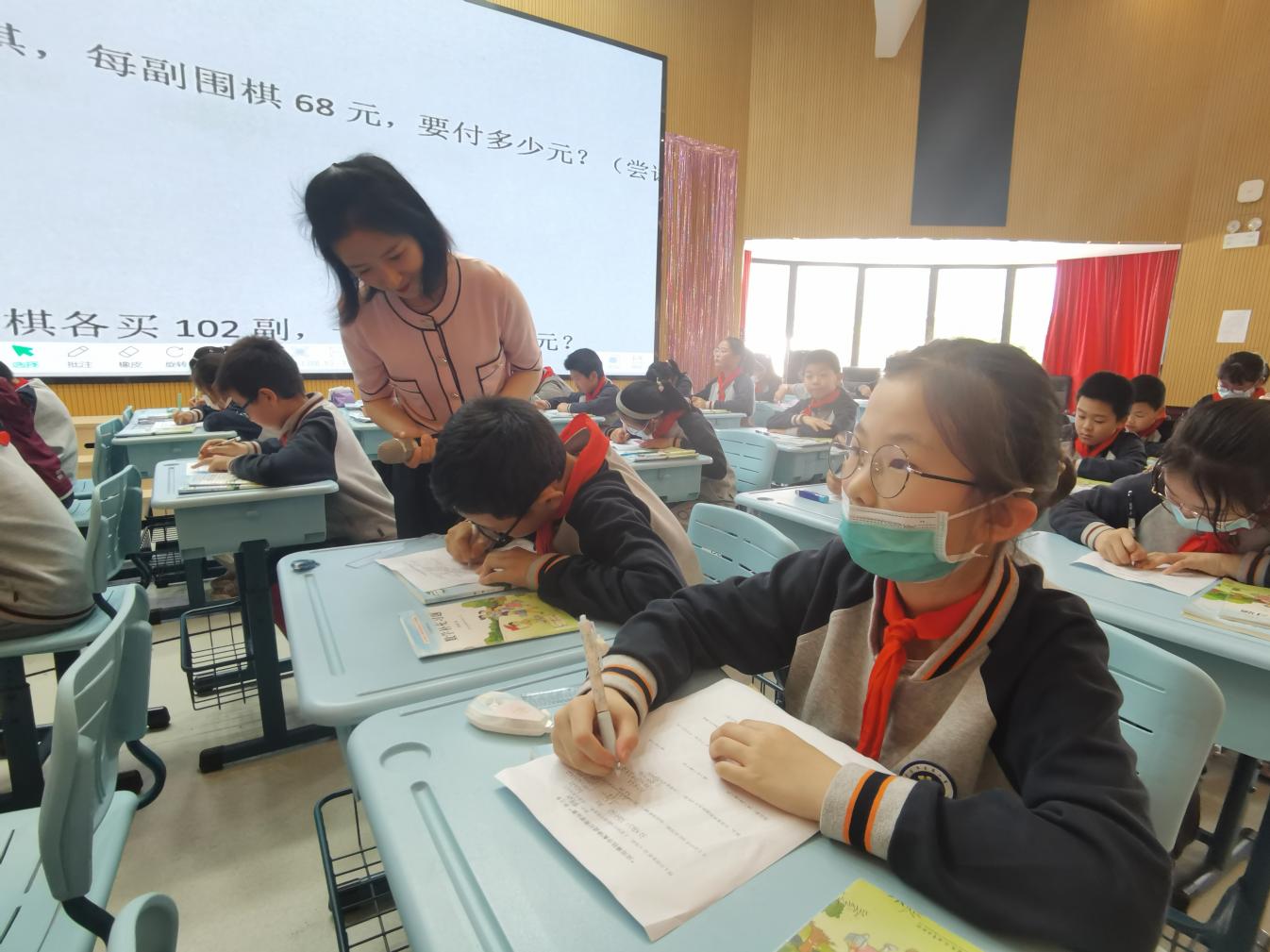 【博学广志】优化练习设计，培养关键能力——记栖霞区小学四年级数学教研活动_html_775333db.jpg