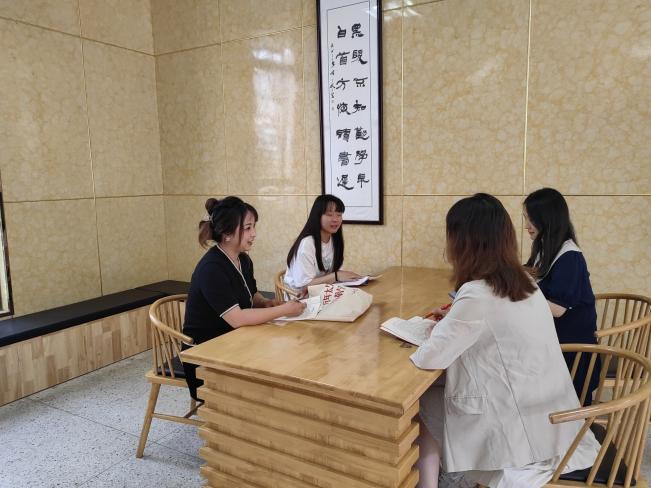 【湖畔光影】与美同行 感恩母亲——记金陵小学（仙林湖校区）美术组校本教研（5）_html_65756754.jpg