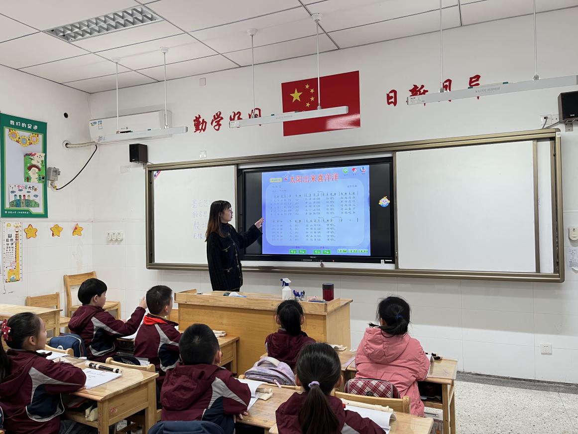 【湖畔·童化课堂】“双减”精神进课堂，行政听课促落实——金陵小学（仙林湖校区）“推门听课”活动（15）_html_m3a8d34ee.jpg