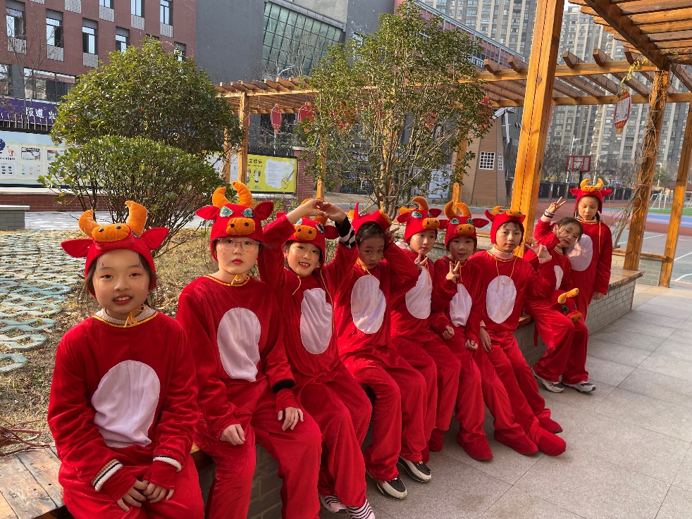 【湖畔·先锋示范】不负韶光，砥砺前行——2019级6班先进班集体事迹介绍_html_m2d1a00c6.jpg