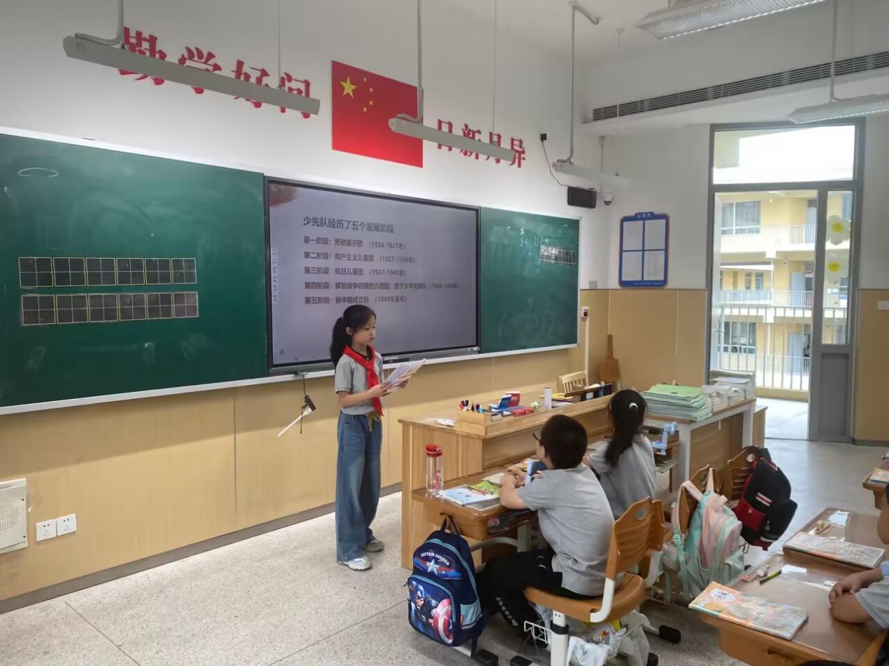 【湖畔·红领巾】逐梦红领巾，争做好队员——金陵小学（仙林湖校区）2023-2024学年大队委换届选举_html_2a2f7c31.jpg