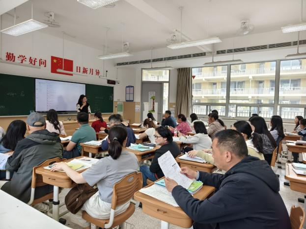 【湖畔·家校共育】家校同心护成长，携手共育启新程_html_3c866ca2.jpg