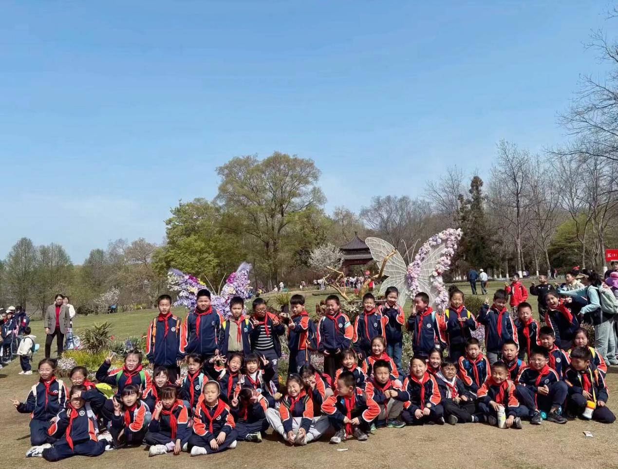 【湖畔·学生活动】童心探秘自然，共绘春日画卷——金陵小学（仙林湖校区）二年级春季综合实践活动_html_m6ad0456.jpg