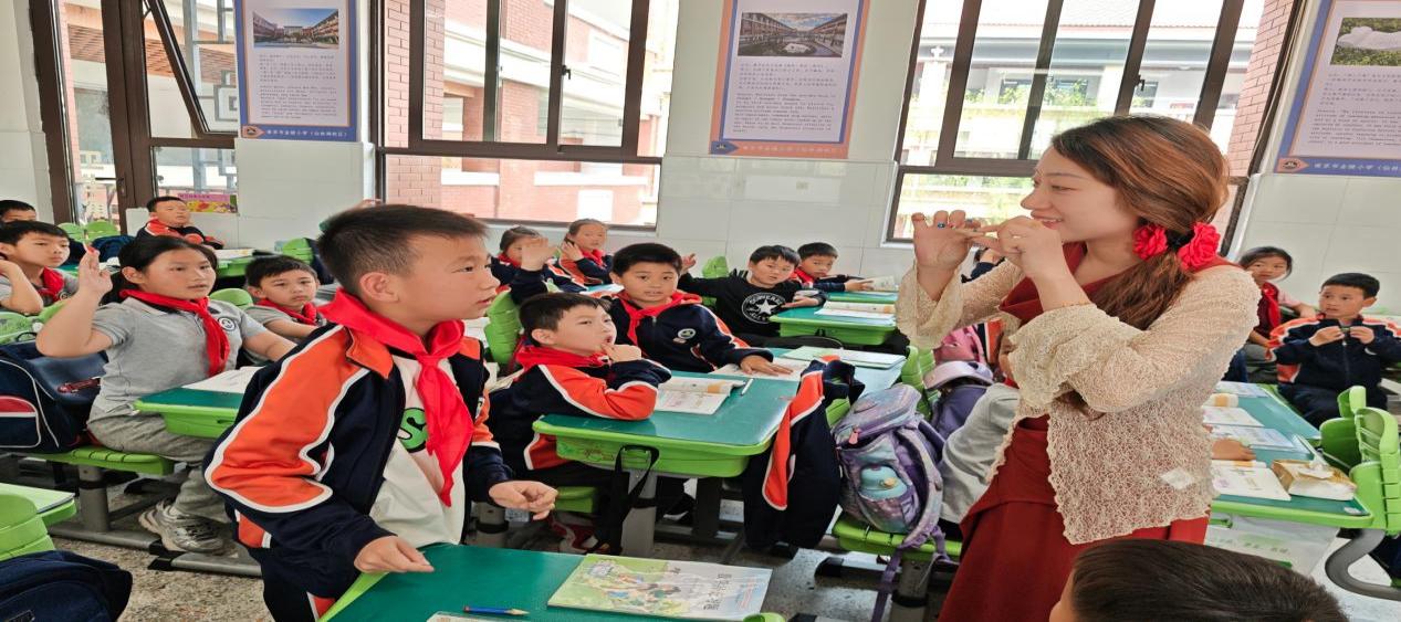 【湖畔·童化课堂】探索微观长度，解锁数学新章——数学校本研修之课例研讨（252）_html_a127f2f.jpg