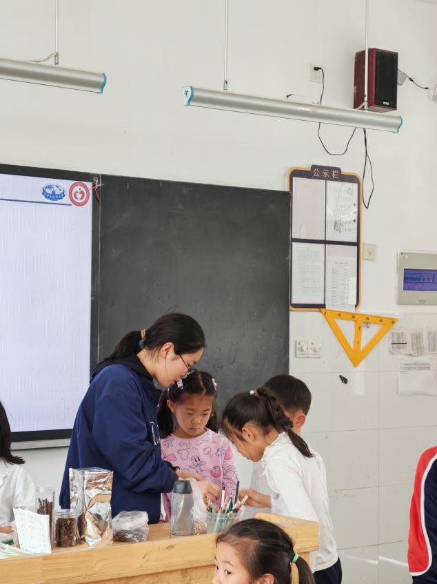 【博学广志】百草润童心 药香满校园——南京中医药大学科普讲座进校园_html_m43d4257a.jpg