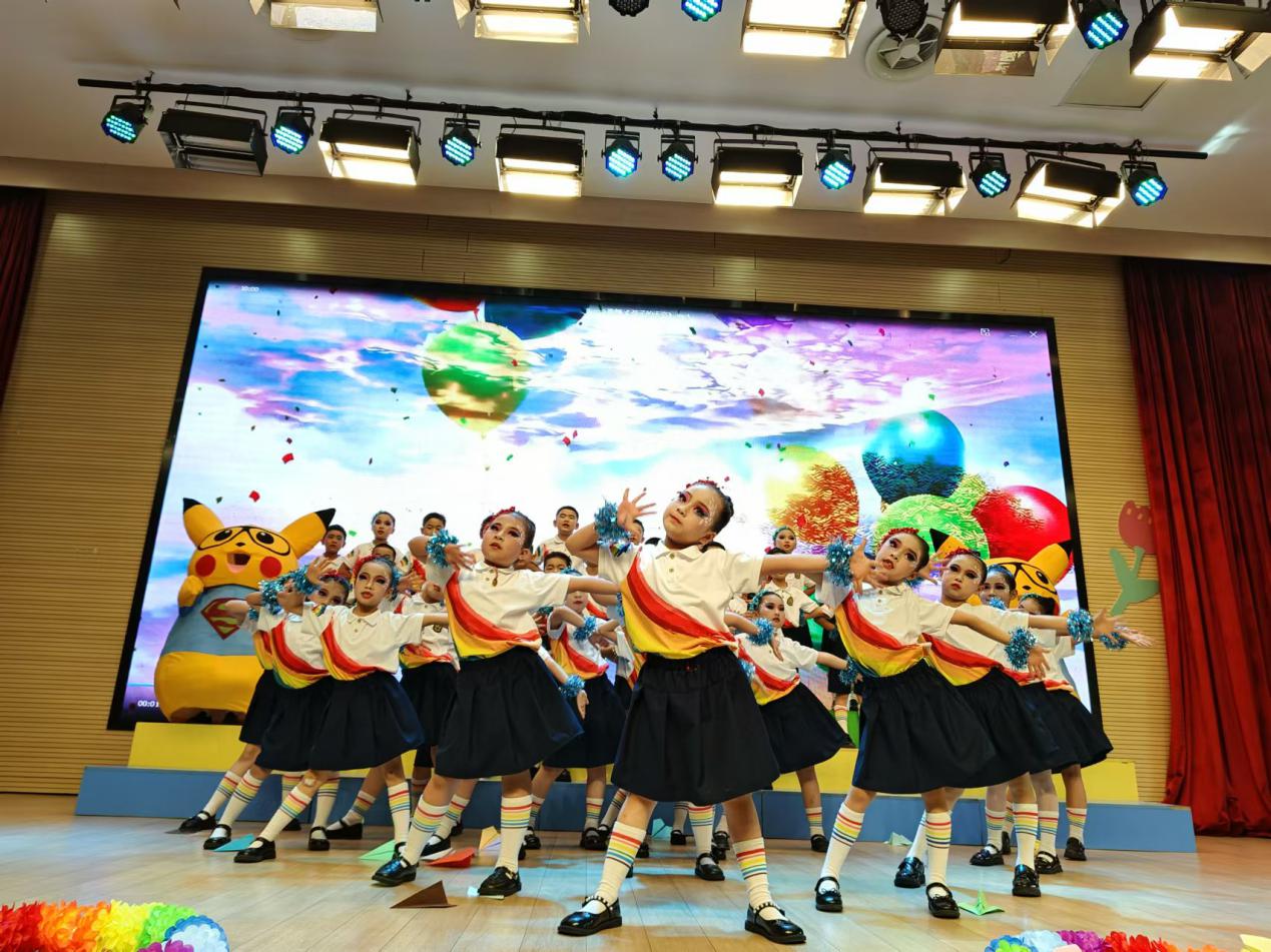 【湖畔·学生活动】“红领巾爱祖国●闪闪发光的你”——合唱比赛一年级专场_html_m5b7f9160.jpg
