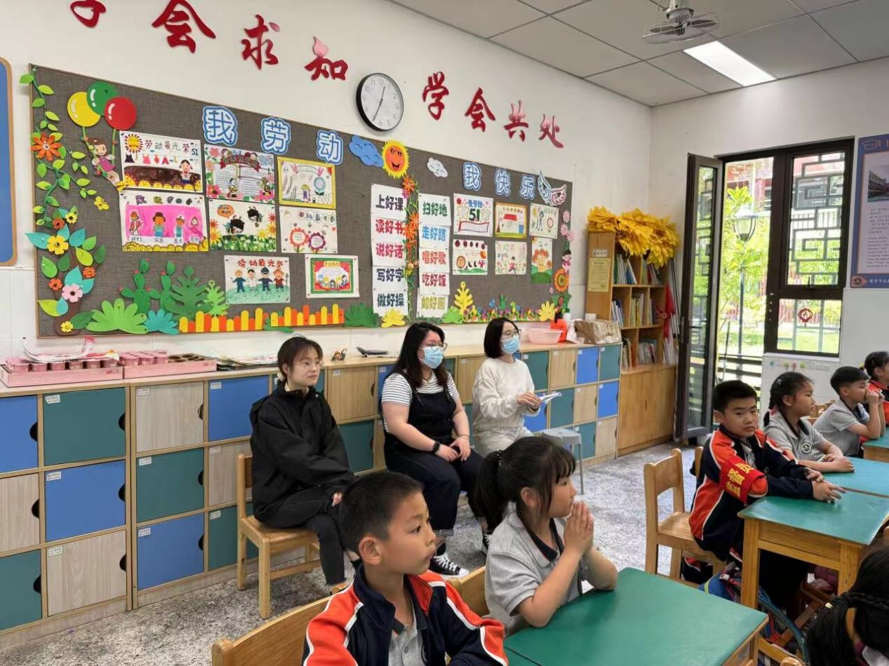 【湖畔·童化课堂】“乐”在舞中 “乐”在心中——音乐校本研修之课例研讨_html_m41595263.jpg