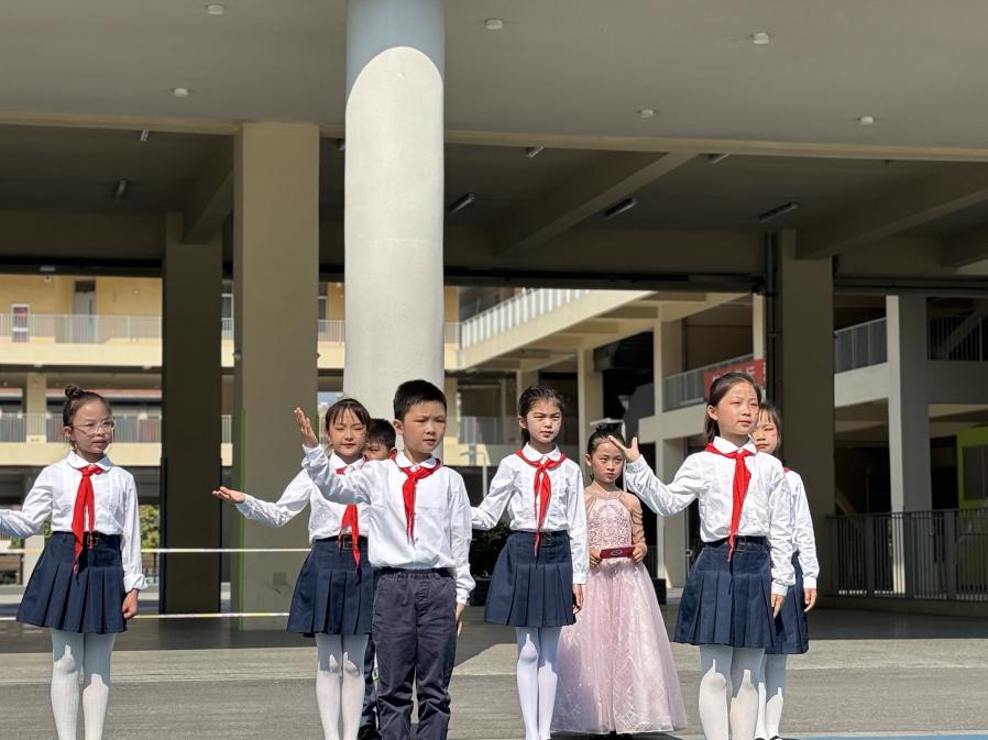 【湖畔·学生活动】“运动展风采，健康向未来” ——金陵小学（仙林湖校区）2023—2024学年春季运动会（二年级）_html_m1f779bc0.jpg