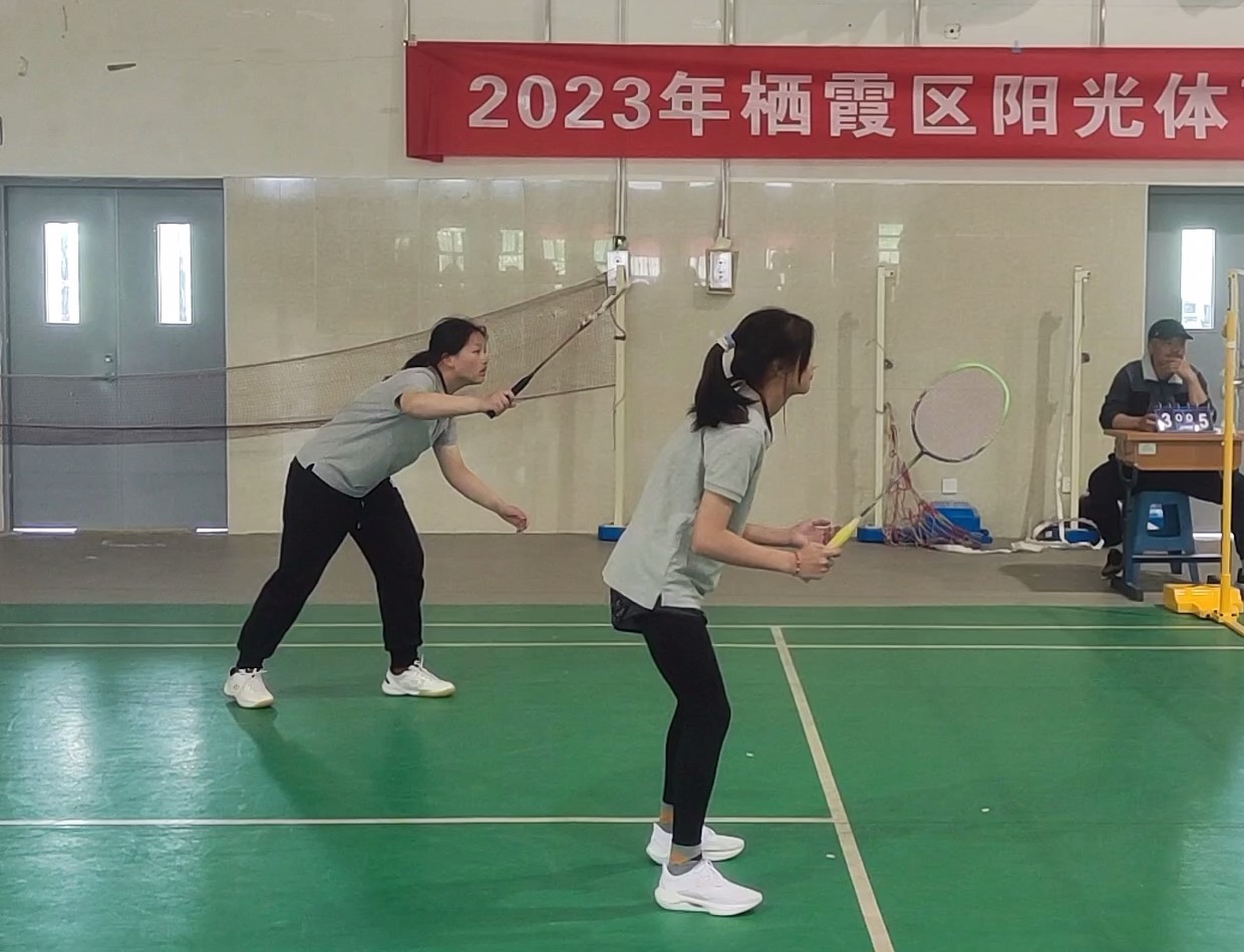 【博学广志】超越自我 无“羽”伦比——金陵小学广志路校区参加栖霞区阳光体育节校园羽毛球比赛_html_1668fcac.jpg