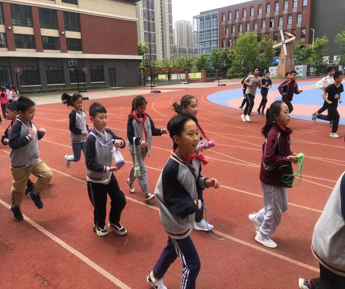 【湖畔光影】“双减”精神进课堂，行政听课促落实——金陵小学（仙林湖校区）“推门听课”活动（11）_html_m40c9f562.jpg