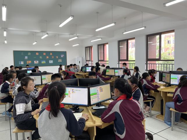【湖畔光影】“双减”精神进课堂，行政听课促落实——金陵小学（仙林湖校区）“推门听课”活动（11）_html_m7351f291.jpg