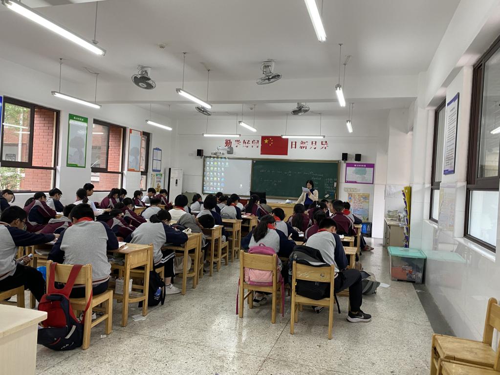 【湖畔光影】“双减”精神进课堂，行政听课促落实——金陵小学（仙林湖校区）“推门听课”活动（11）_html_m29585e86.jpg