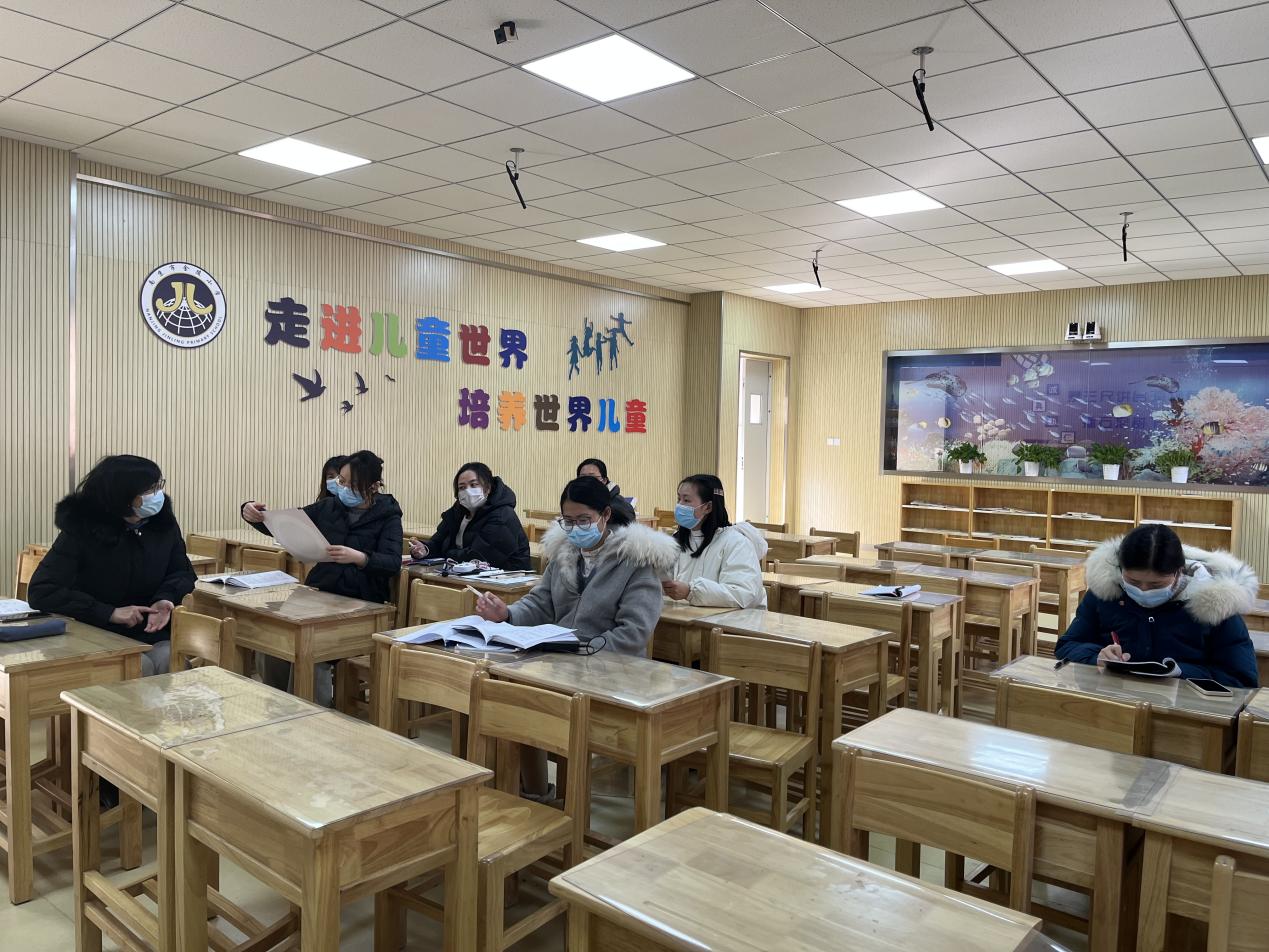 新闻稿 曹静【湖畔光影】数学校本研修之课例研讨（160）(2)_html_15b9a798.jpg