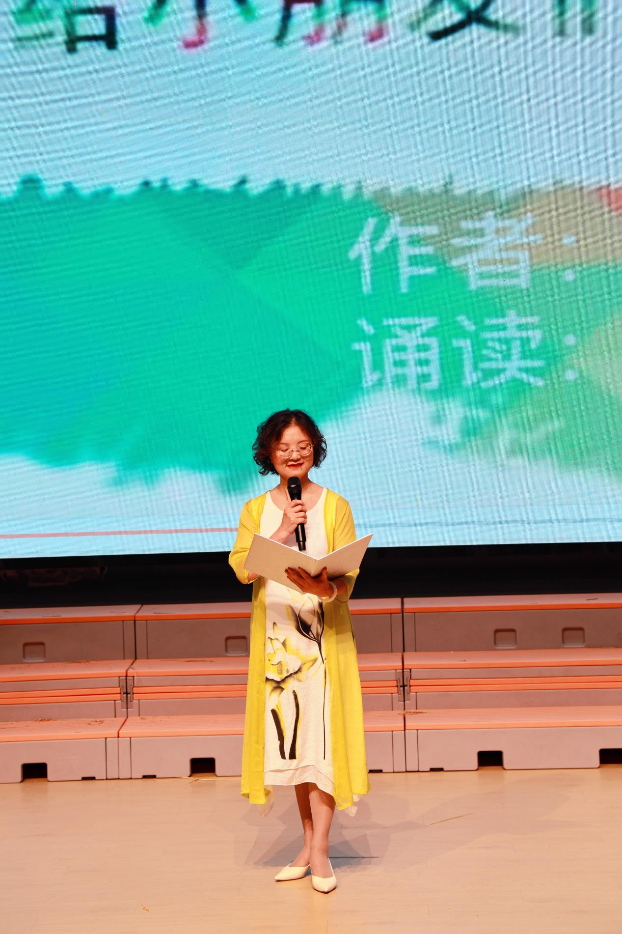 【湖畔·学生活动】老少同声爱国情  同心奋进新征程——我校联合街道关工委开展老少同台节目展演活动_html_m63516842.jpg