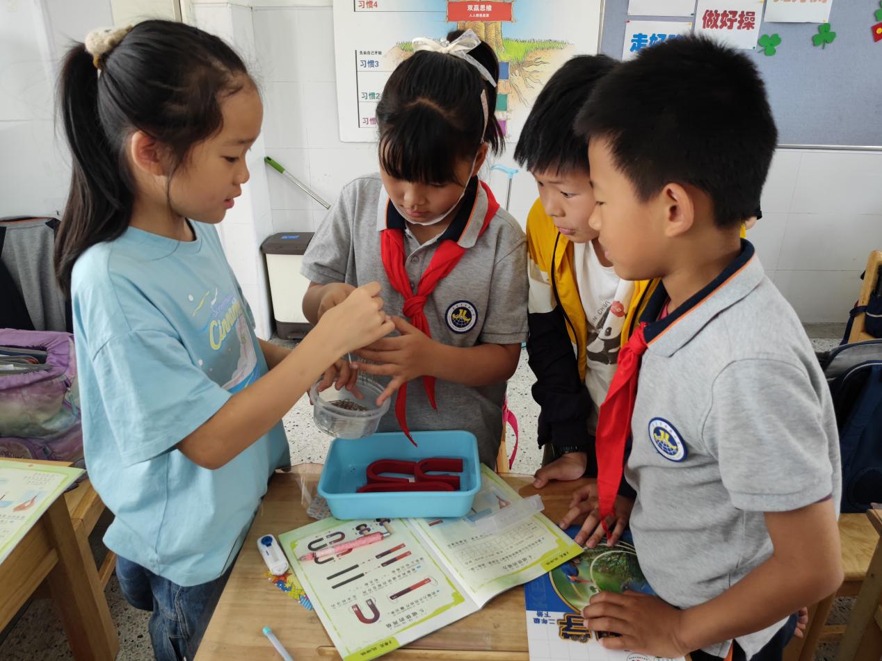 【博学广志】科学探索促进步，集体教研共成长——金陵小学广志路校区科学组校本教研（四）_html_1bee6a05.jpg