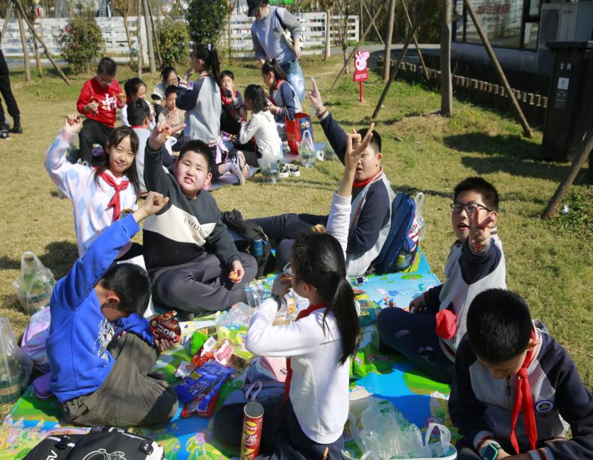 【湖畔·学生活动】探秘农场 劳动“趣”秋游——金陵小学（仙林湖校区）五年级秋季综合实践活动_html_m208473c0.jpg