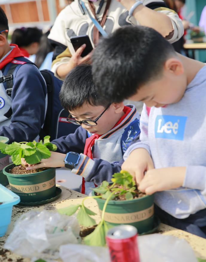 【湖畔·学生活动】探秘农场 劳动“趣”秋游——金陵小学（仙林湖校区）五年级秋季综合实践活动_html_5dec8965.jpg