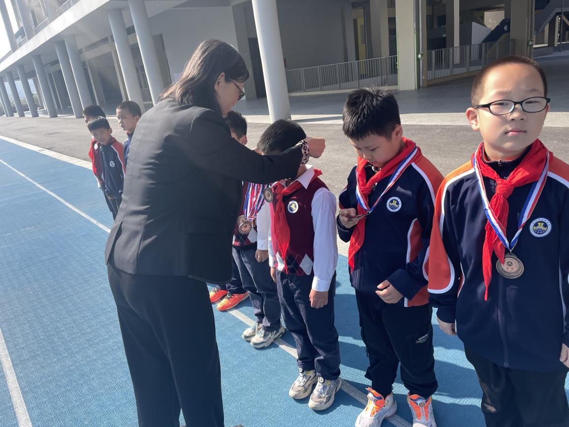 【湖畔·协同育人】督劳动教育，促学生成长——记金陵小学（仙林湖校区）10月专项督导_html_m4174d1af.jpg