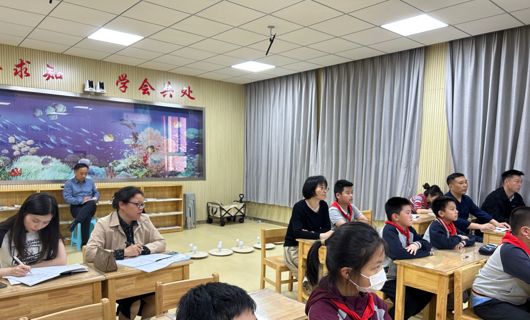 【湖畔·队伍建设】凝心聚力 携手同行——金陵小学集团十月教学例会召开_html_711093c1.png