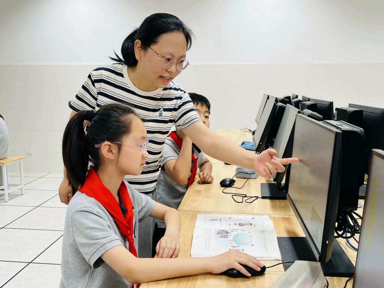 【湖畔·科研引领】用好典型课例记录表 扎实推进课题研究——金陵小学（仙林湖校区）“课题研究进课堂”活动_html_6fd601a.jpg