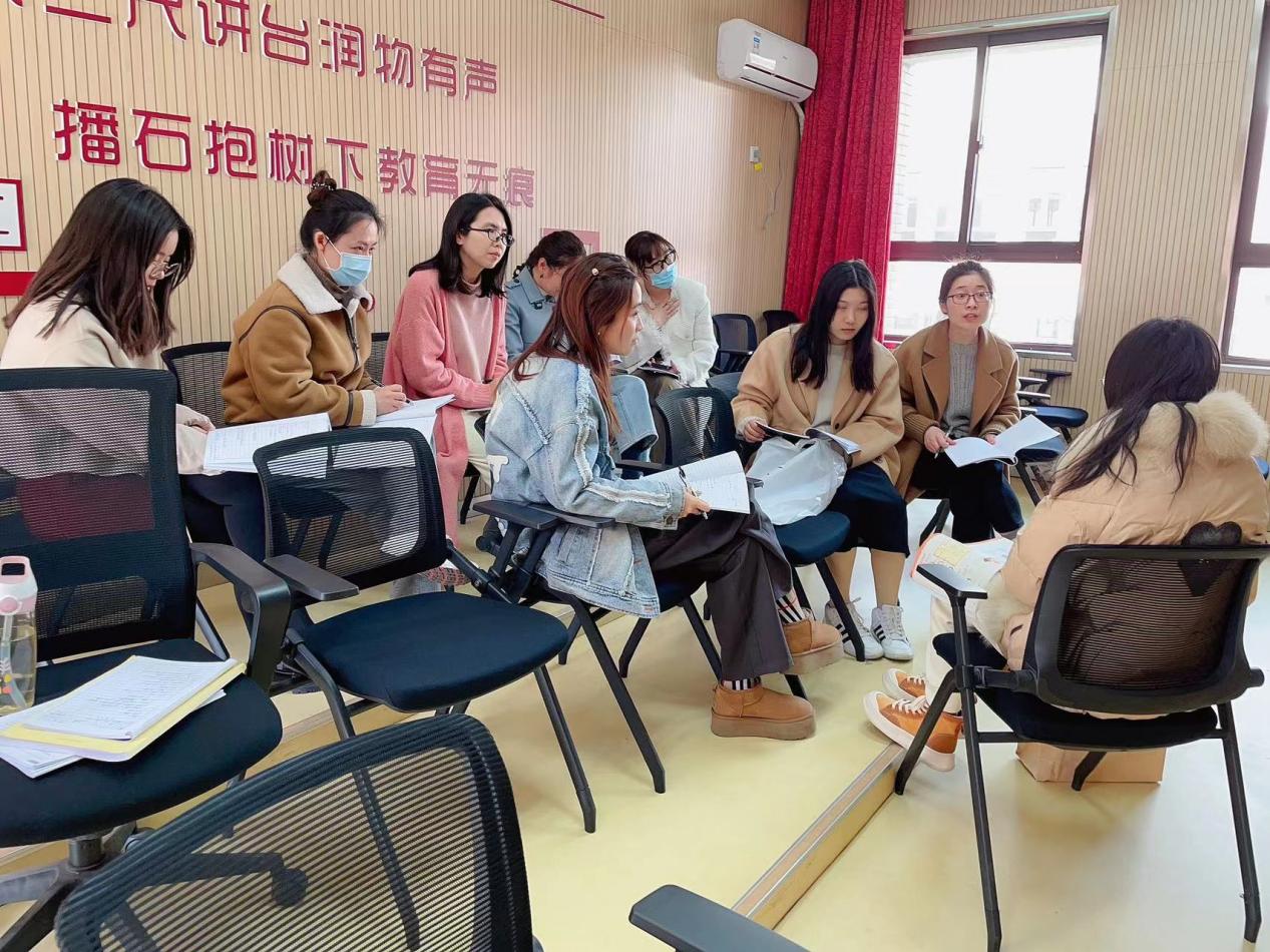 【湖畔•童化课堂】巧用框架设计 提升写作能力_html_6613ccea.jpg