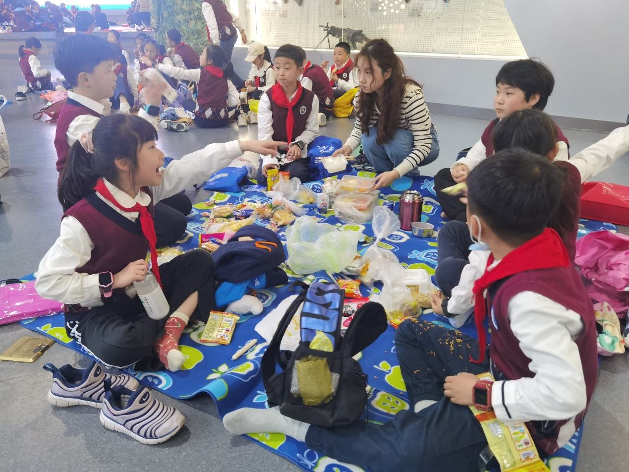 【博学广志】春生万物荣 研学正当时——记金陵小学广志路校区三年级春季社会实践活动_html_m39b72632.jpg